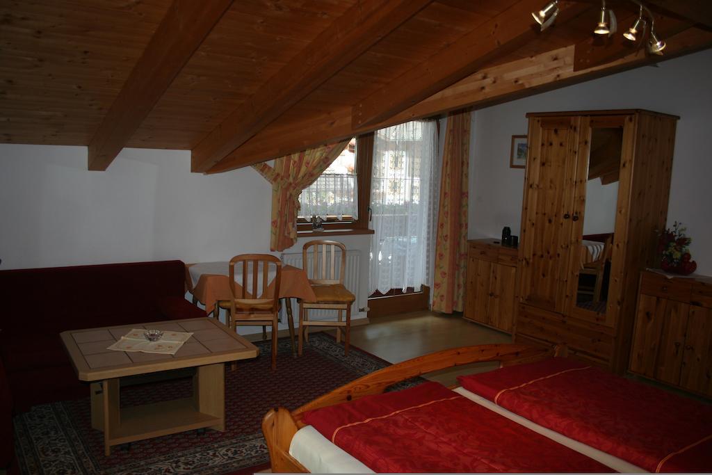 Hotel Haus Hildegard Neustift im Stubaital Habitación foto